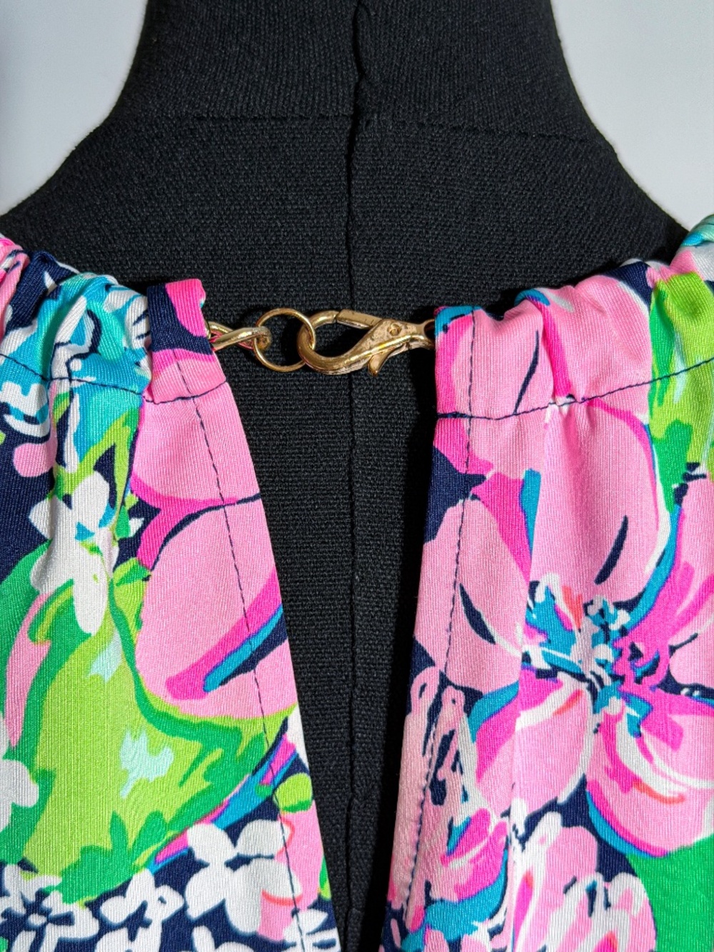 Lilly Pulitzer Tropical Floral Halter Top Pink Green Gold Chain Size Small - Picture 6 of 8